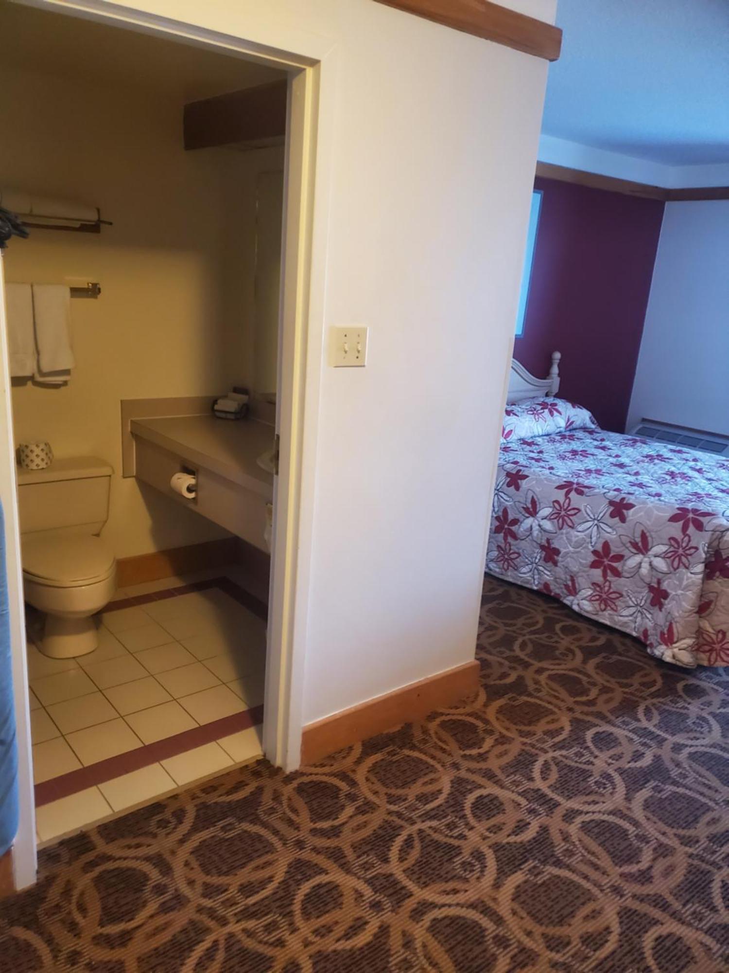 Granite Town Hotel Saint George Экстерьер фото