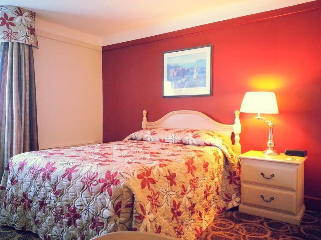 Granite Town Hotel Saint George Экстерьер фото